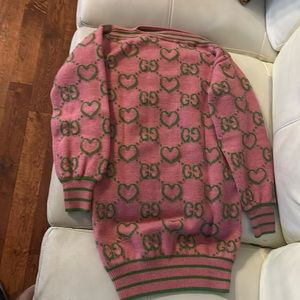 Little girls Gucci dress size 10/12 fits like a size 12 in girls